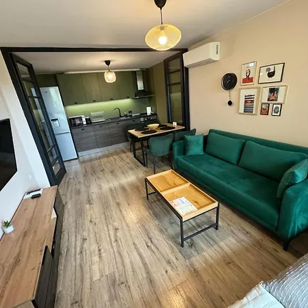 Lovely 1 Bedroom In The Heart Of Apartman Várna