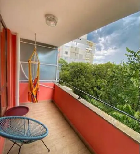 Апартаменты Lovely 1 Bedroom In The Heart Of