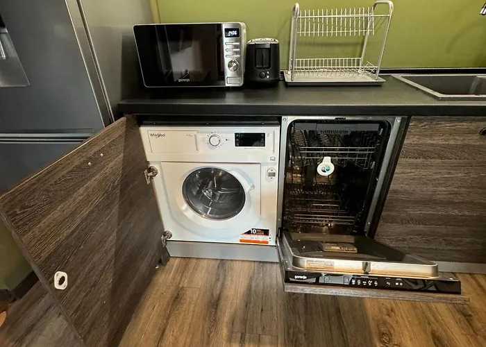 Апартаменты Lovely 1 Bedroom In The Heart Of